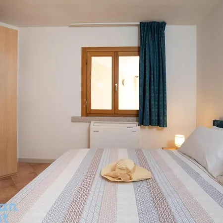 Yuri's House Free Parking