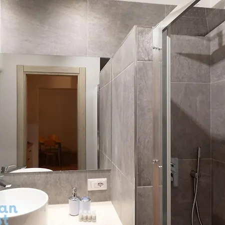 Yuri's House Free Parking * 罗通多港